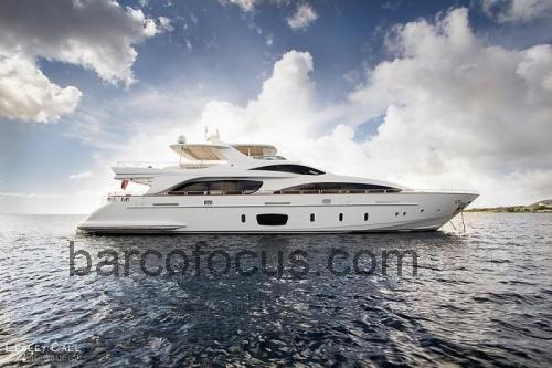 Azimut 105 Grande avaliação e ficha técnica